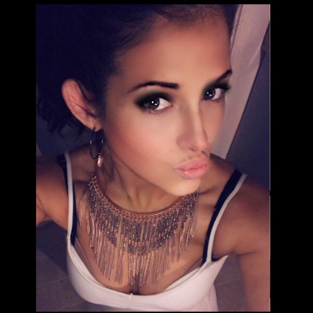 Beautiful chocker necklace